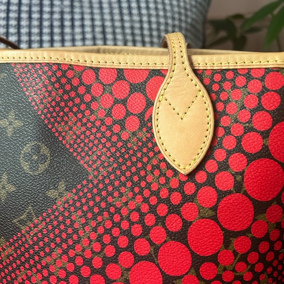 EUC Limited Edition Louis Vuitton x Yayoi Kusama Dots Red Waves Neverfull MM Bag - Picture 7 of 12